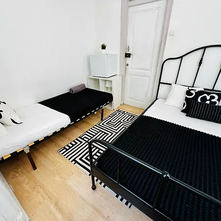 Luxury In Lisbon, Ideal For Tourists Hostal