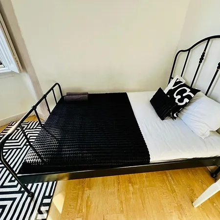 Hostal Luxury In Lisbon, Ideal For Tourists *