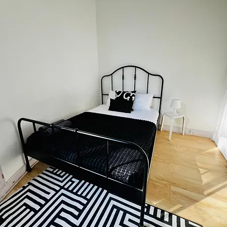 Luxury In Lisbon, Ideal For Tourists Hostel